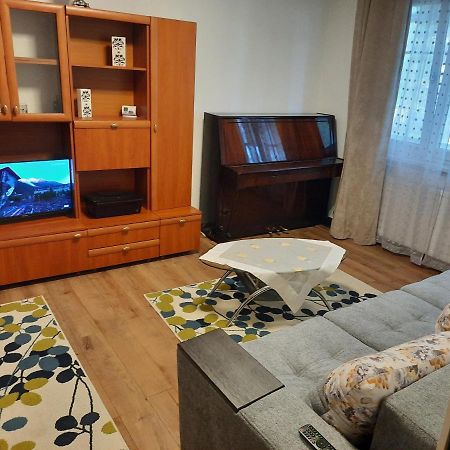 Apartament Zona Centrala Appartement Hunedoara Buitenkant foto